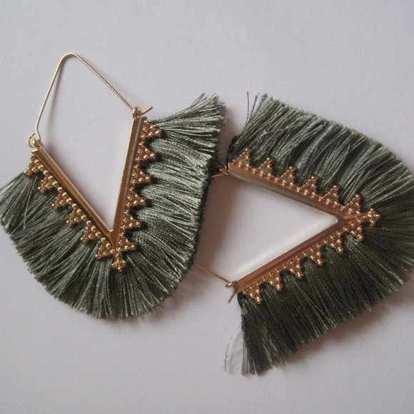 Fringed Green BOHO Earrings BNWOT - Picture 4 of 7
